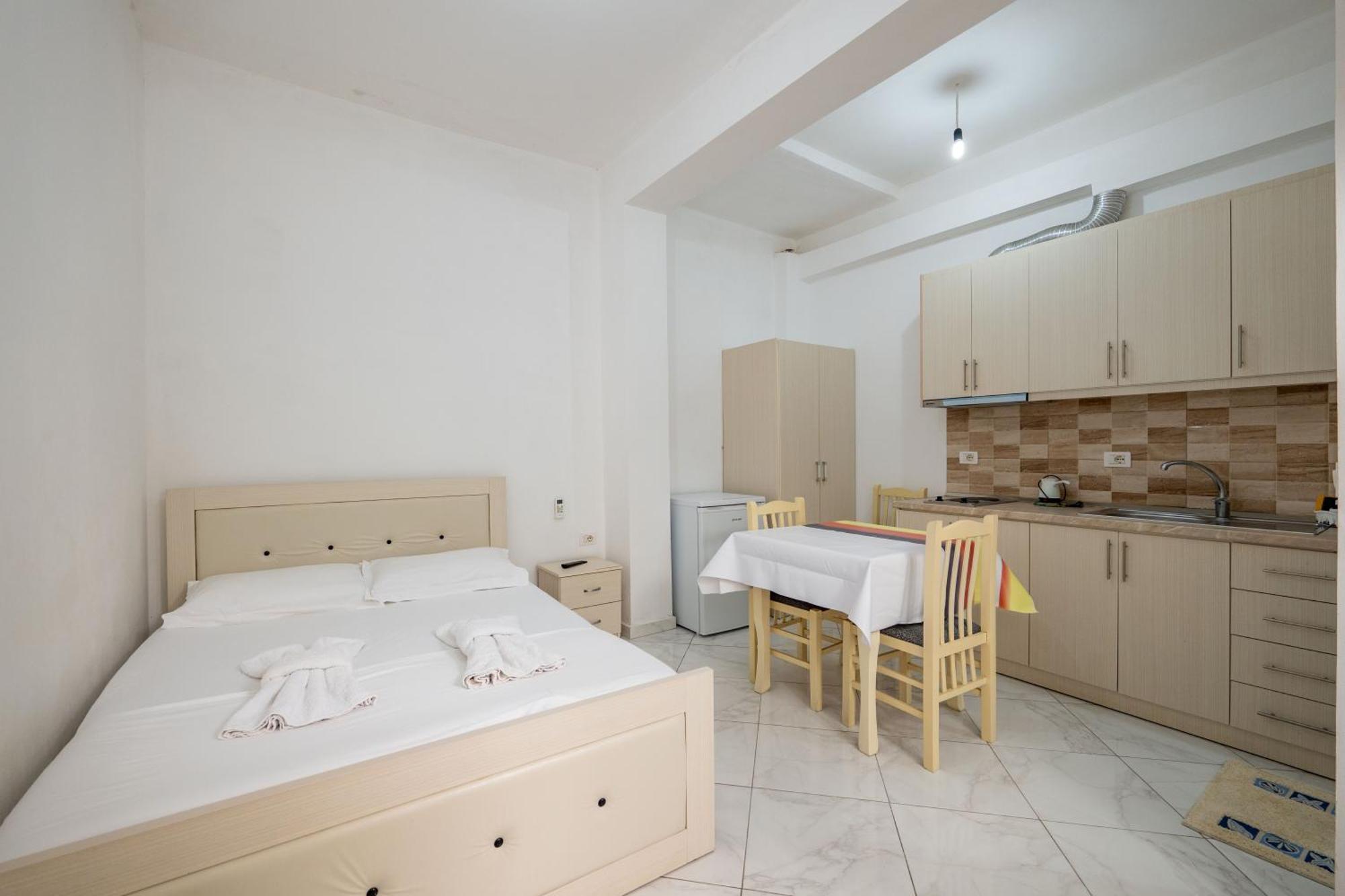 Vila Celi Sarandë Eksteriør bilde
